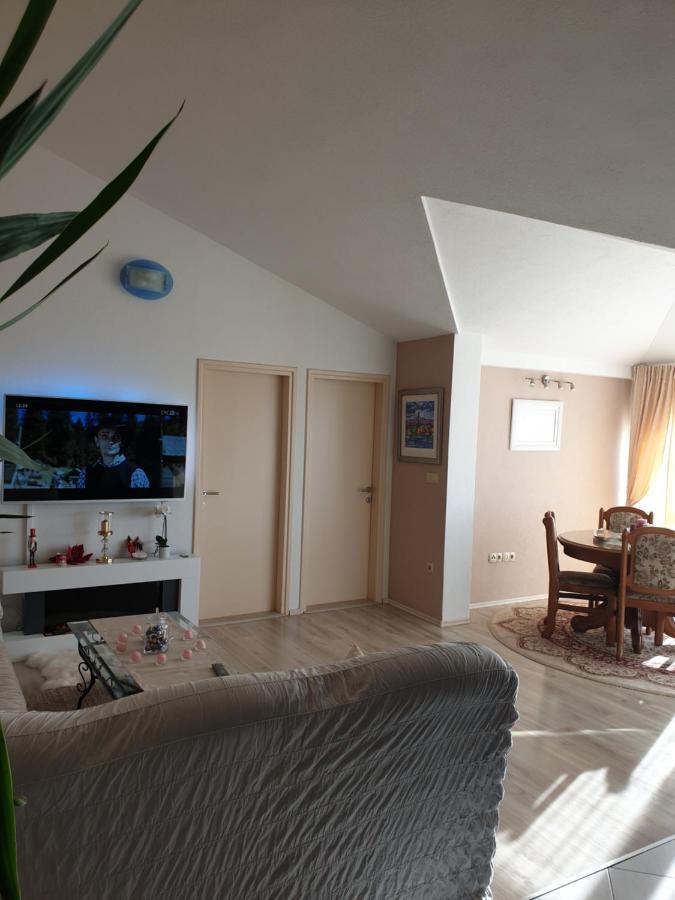 Apartmani Mlikotic Dugi Rat Exteriör bild